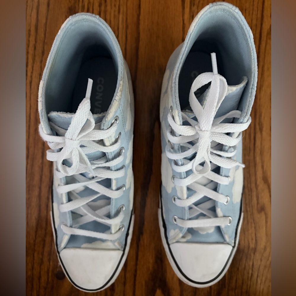 Converse High-Top Sneakers Cloud Print - Size 7 Youth - Picture 5 of 6